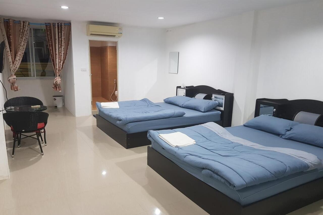Royal Inn Kitchen And Bar Pattaya ภายนอก รูปภาพ